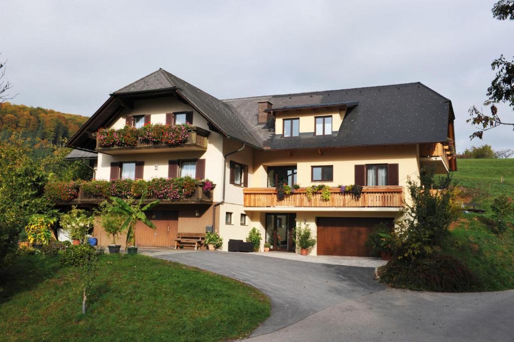 Gasthaus - Gaestehaus Schusterbauer Rein ภายนอก รูปภาพ